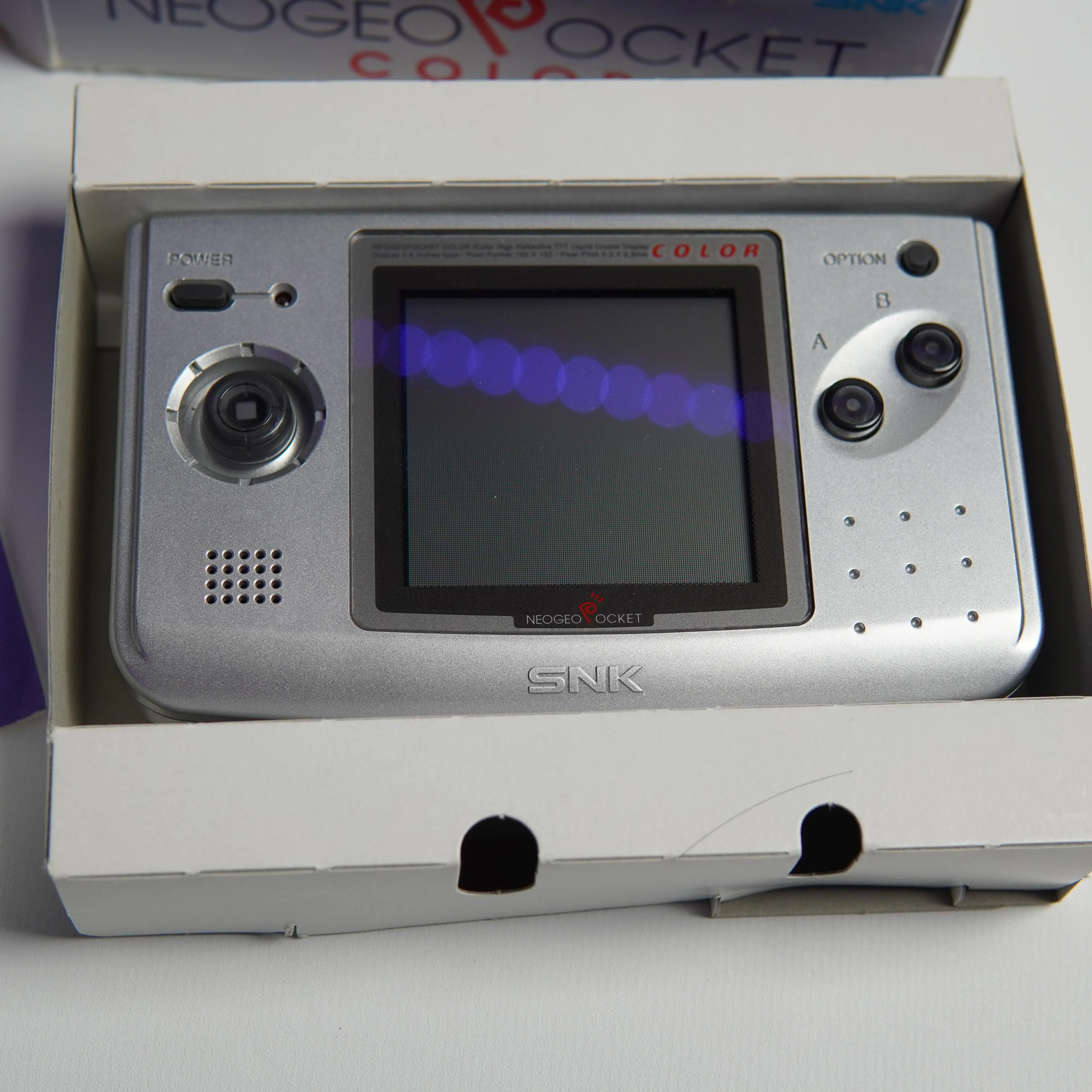 Neo Geo Pocket Color [Platinum Silver] - Game System (Complete in Box)